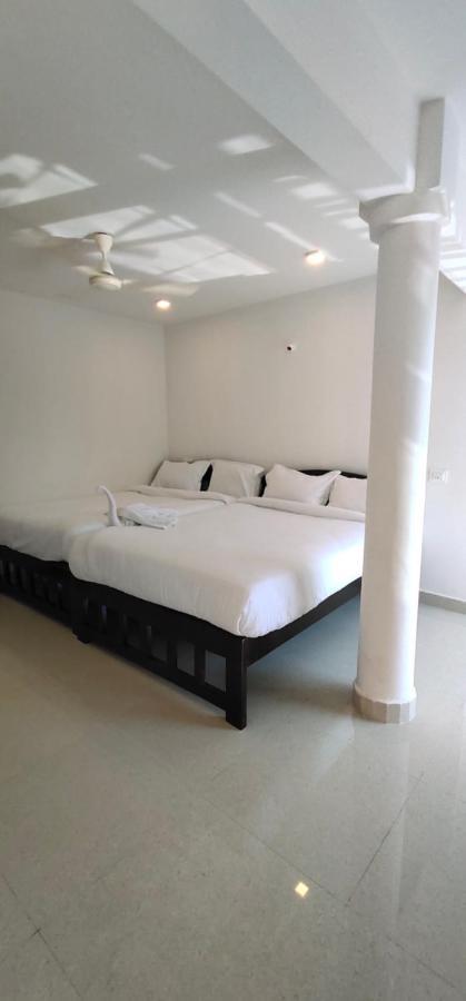 Rj14 Accommodations At Baga Beach Exterior foto